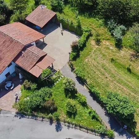 Garai Etxea, En La Montana *