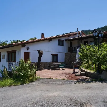 Garai Etxea, En La Montaña *